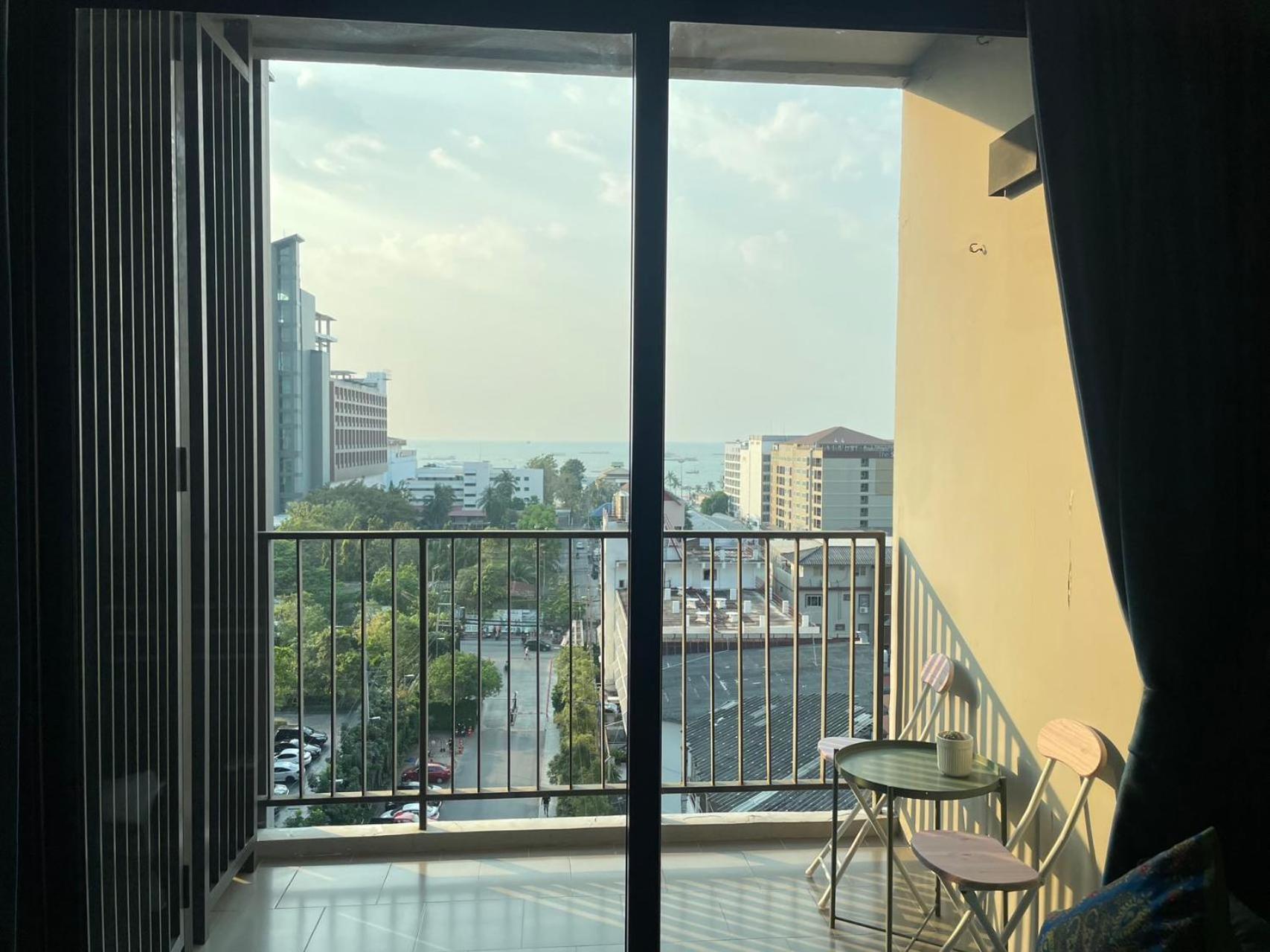 Apartemen The Base Super