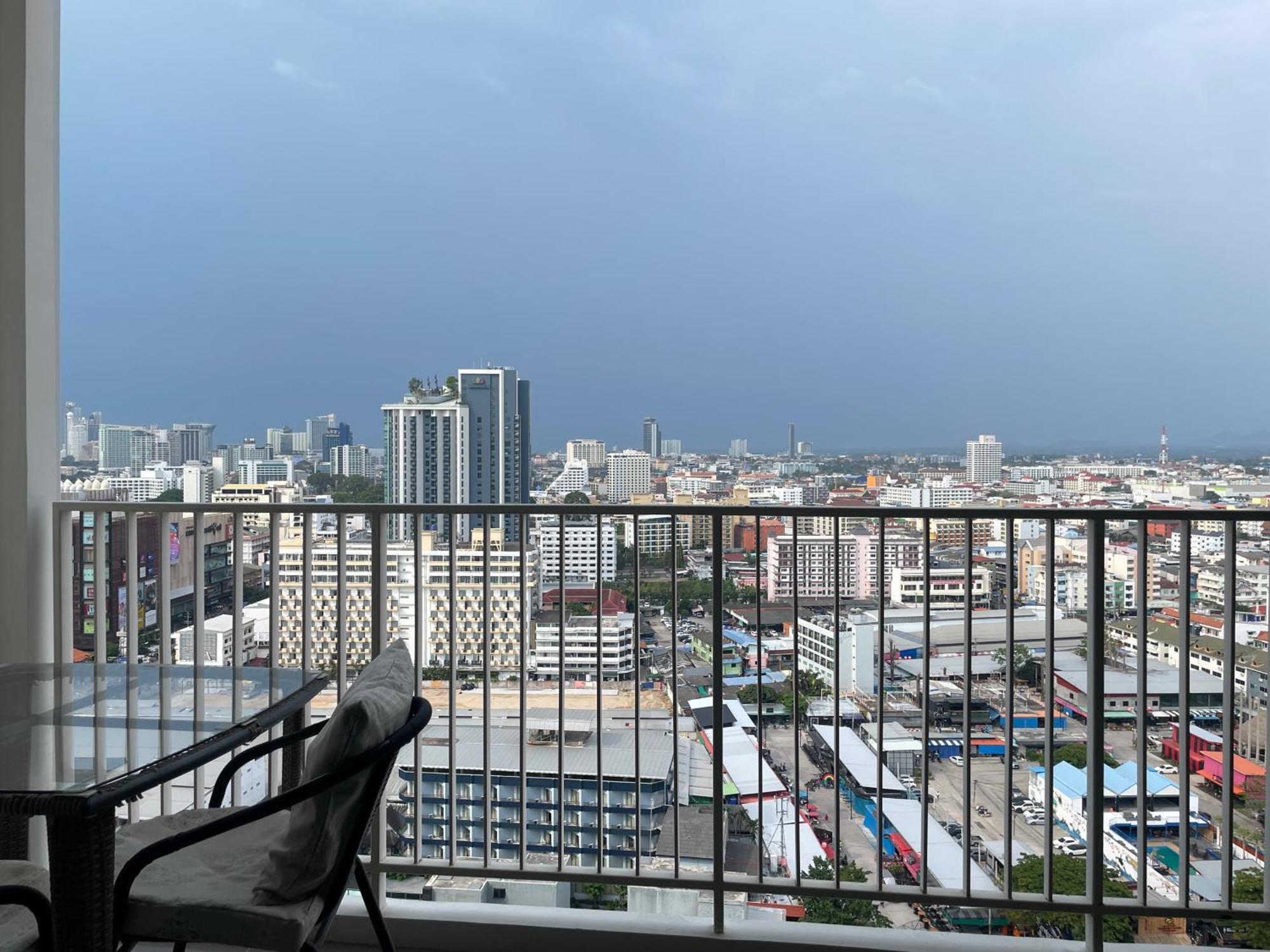 Apartemen The Base Super *